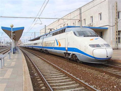 Valencia Train Stations: Easily Get To and From The City