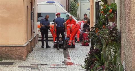 Spintoni Calci E Pugni In Centro A Olbia Due Feriti Uno Rischia L