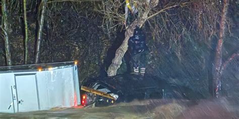 Dangerous rescue ensues after 3 escape submerged car in California ...