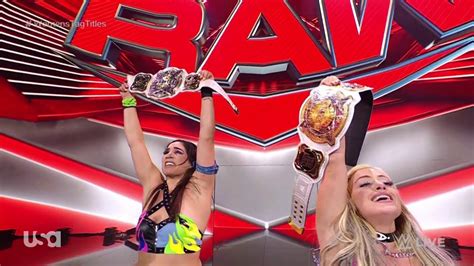 Liv Morgan And Raquel Rodriguez Retiene Campeonatos En Parejas Wwe Raw