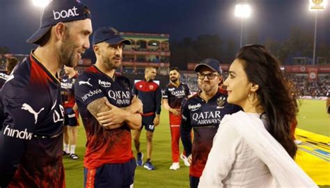 IPL 2023: Watch Preity Zinta reunite with her old teammates after the ...