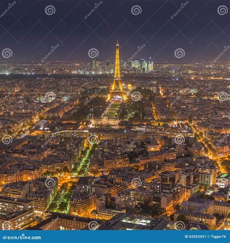 Eiffel Tower Paris At Night Wallpaper