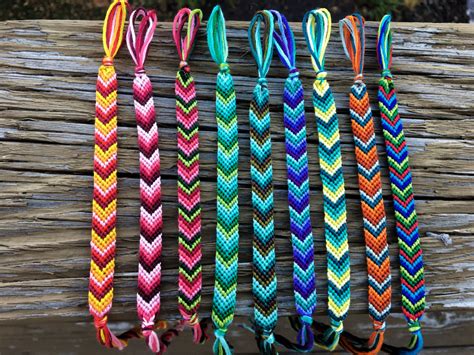 Pin By Aiyana On Bracelets Brésiliens Yarn Bracelets Chevron