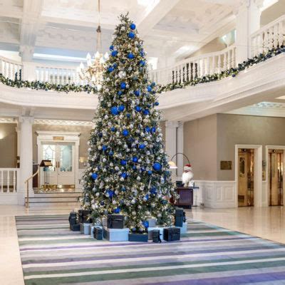 21 Stunning Hotel Christmas Trees – Forbes Travel Guide Stories