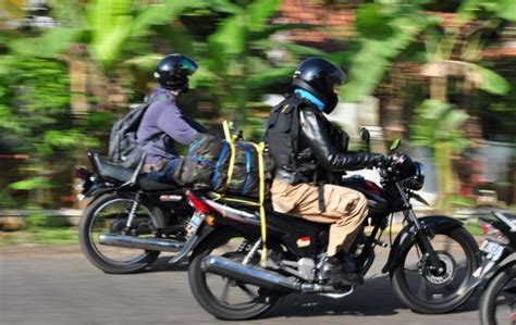 Gambar Orang Naik Sepeda Motor Denah