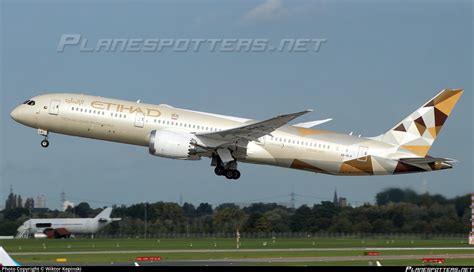 A Bln Etihad Airways Boeing Dreamliner Photo By Wiktor Kepinski