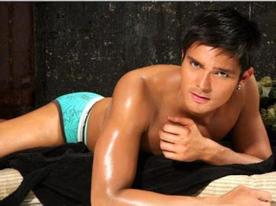 Dingdong Dantes Nude