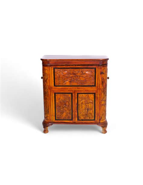Bar Cabinet China In Cherry Wood With Chiseled Depictions And Dec