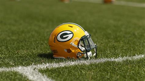 Packers sign two to practice squad