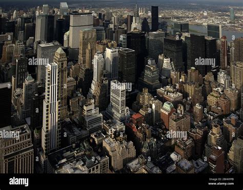 Mega rascacielos de manhattan fotografías e imágenes de alta resolución