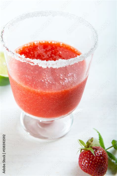 Single Glass Of Straberry Cocktail Stock Foto Adobe Stock