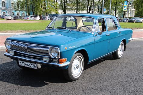 Soviet Retro - GAZ 24 Volga Russia VIP Travel