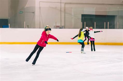 ice-skating-lessons-advanced-wide | Planet Ice