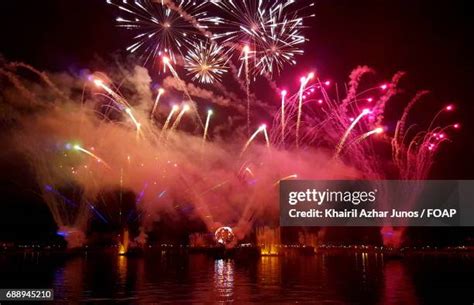 Epcot Fireworks Photos and Premium High Res Pictures - Getty Images