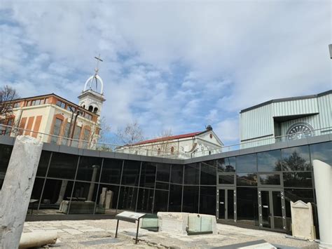 Американският посланик открива Епископската базилика на Филипопол ...