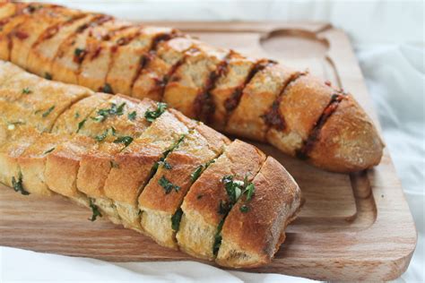 Pain à lail Garlic bread Préfou bref un apéritif simple et