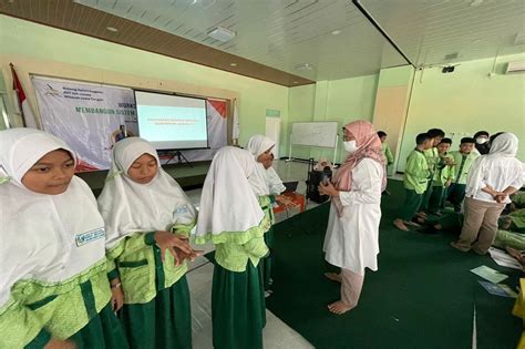 Pengabdian Masyarakat Program Studi Dokter Spesialis Mikrobiologi