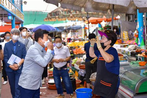 정기명 여수시장 추석 앞두고 ‘민생 살리기 전통시장 방문