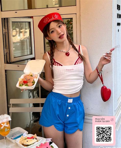 Chiếc áo hot nhất hè này hoá ra là của một local brand Trung