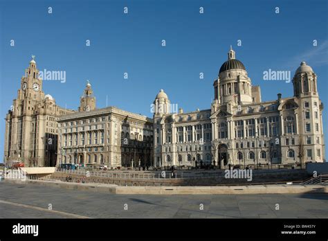 The Three Graces Liverpool Waterfront Pier Head Liverpool Stock