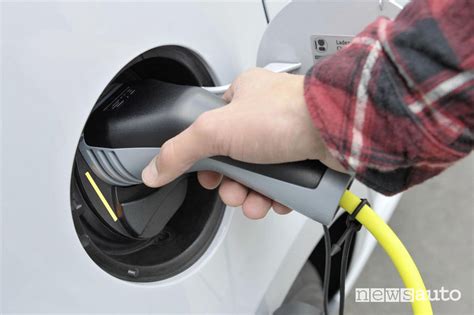 Aree Pedonali E Ztl Auto Elettriche Ed Ibride Possono Circolare