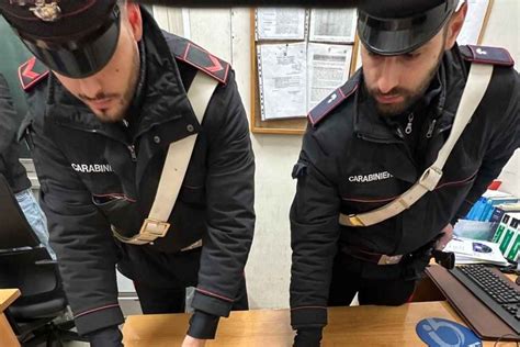 Blitz Dei Carabinieri Tra Fiumicino E Roma Due Persone Arrestate Per