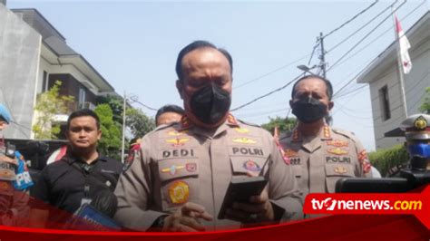 Jalani Rekonstruksi Pembunuhan Brigadir J Ferdy Sambo Pakai Baju Tahanan