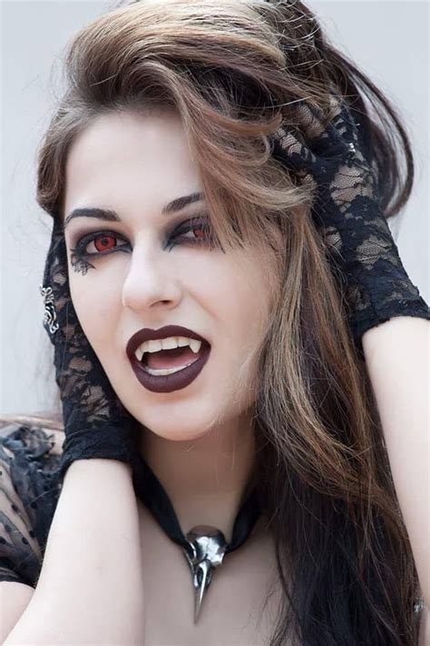 Pin By Ced Ric On Loup Garou Et Vampires Vampire Girls Female