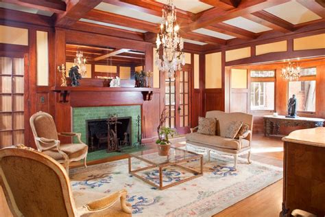 Tour the American Horror Story House in L.A | HGTV