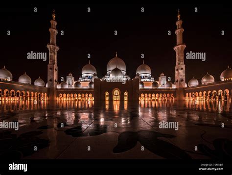 Sheikh Zayed Mosque, Abu Dhabi, UAE Stock Photo - Alamy