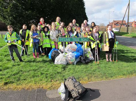 Volunteer Projects Keep Britain Tidy