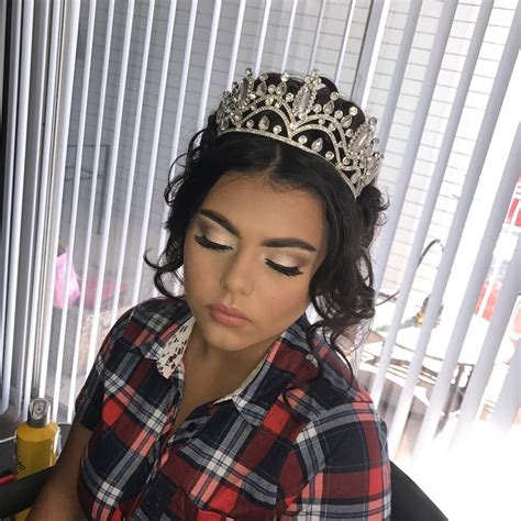 Absolutely Stunning Quinceanera Hairstyles With Crown Quinceanera