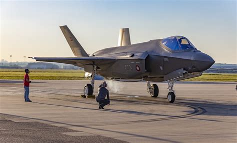 La Entrega De Los Aviones De Combate F Lightning Ii A Dinamarca