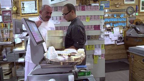 Mr Bernard Documentaire Sur Bernard Mure Ravaud Fromagerie Les