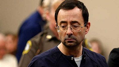 Apuñalan en la cárcel al exentrenador de gimnastas Larry Nassar