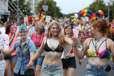 37 Beautiful Photos Of Lgbtq Pride Celebrations Around The World