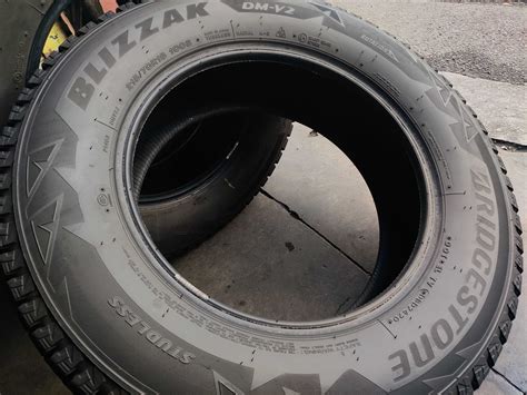 R16 215/70 Bridgestone Blizzak DM-V2 зимові шини вживані: 3 500 грн ...