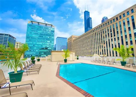 10 Best Cheap Hotels in Chicago