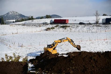 Rn Les Travaux Du Contournement Entre Le Pertuis Et Saint Hostien