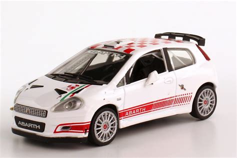 Fiat Grande Punto Abarth S Wei Rot Metro Hachette