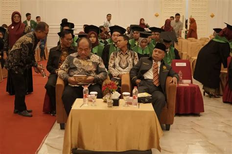 Wakil Bupati Asahan Ikuti Prosesi Sidang Senat Terbuka Wisuda Sarjana