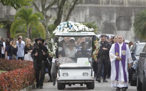 Corpo De Pm Morto Por Criminosos Na Avenida Brasil Sepultado Na Zona