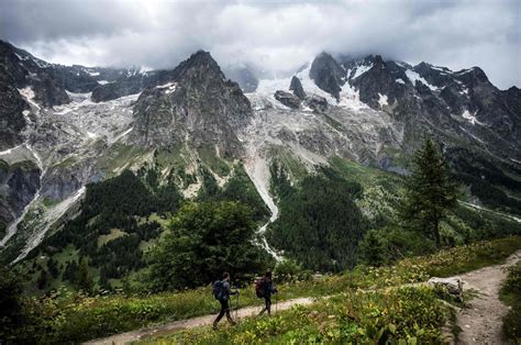 Ghiacciaio Del Monte Bianco Imprevedibile E Pericoloso Esperto