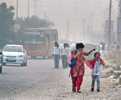 Air Pollution Delhi Air Quality Continues To Remain In Very Poor Zone Improvement Likely In