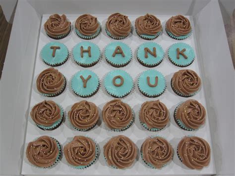 J's Cakes: Simple "Thank You" Cupcakes