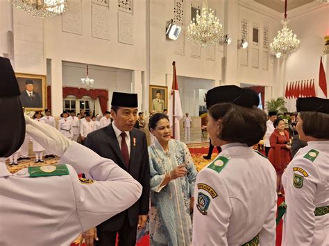 Jokowi Kukuhkan Anggota Paskibraka HUT Ke 78 RI Di Istana