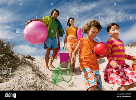 Familie Am Strand Stockfotografie Alamy