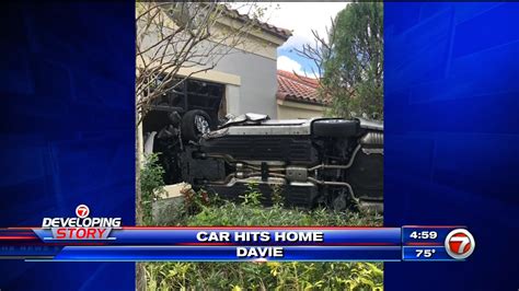 Car Crashes Into Davie Home Driver Suffers Minor Injuries Wsvn 7news