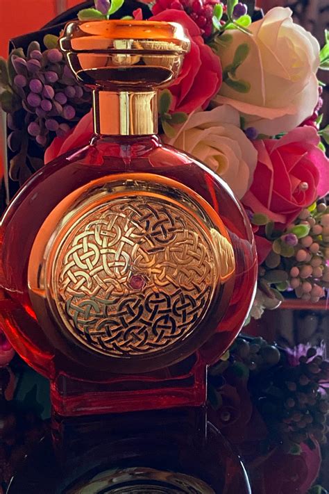 Rose Sapphire Boadicea The Victorious Parfum Un Parfum Unisex 2016