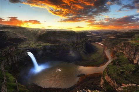 Victor Liu: Palouse Falls State Park, Washington State - TheImageStory.comTheImageStory.com